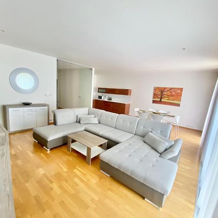 Apartment Korunni Dvur, 2 Free Parkings Prága Kültér fotó