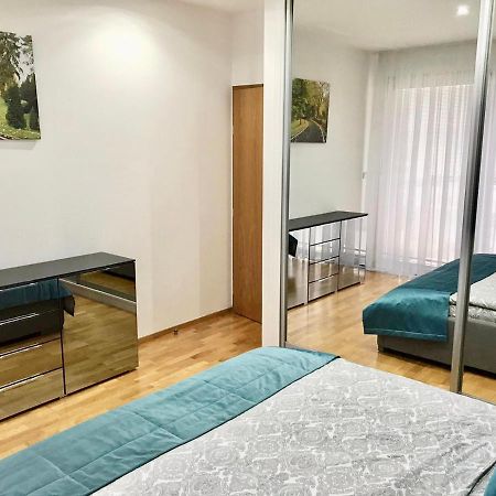 Apartment Korunni Dvur, 2 Free Parkings Prága Kültér fotó