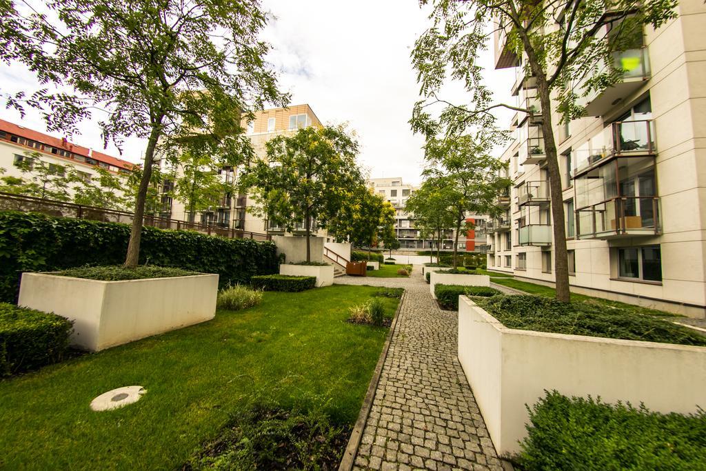 Apartment Korunni Dvur, 2 Free Parkings Prága Kültér fotó
