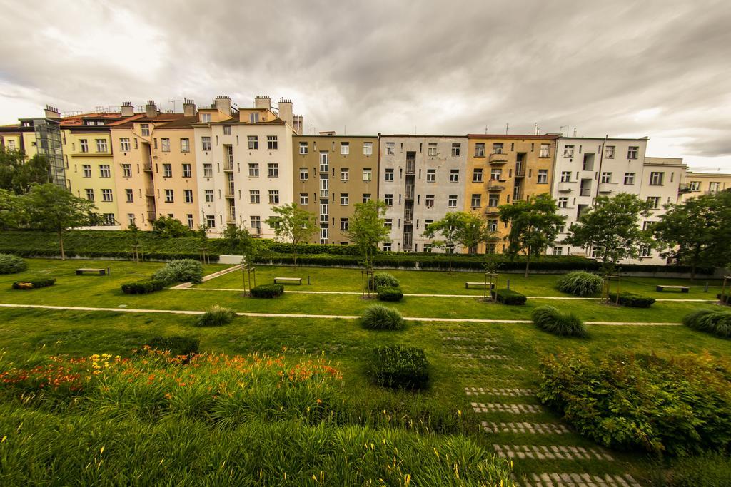 Apartment Korunni Dvur, 2 Free Parkings Prága Kültér fotó