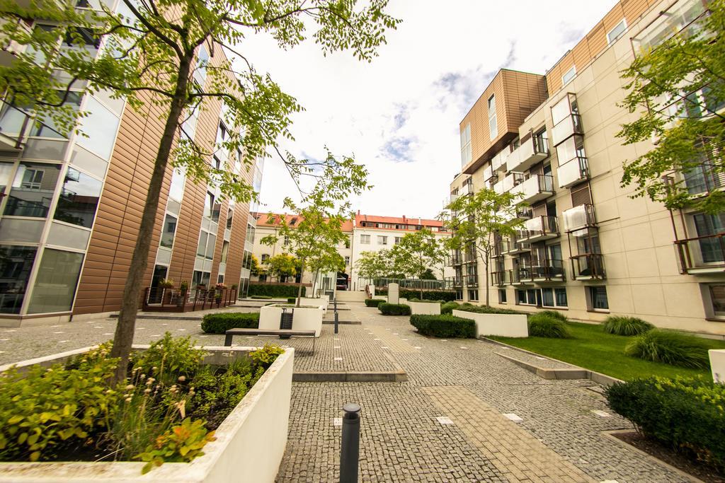 Apartment Korunni Dvur, 2 Free Parkings Prága Kültér fotó