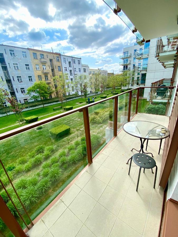 Apartment Korunni Dvur, 2 Free Parkings Prága Kültér fotó